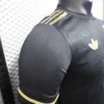 Adidas Men's FC Bayern Munich 125th Anniversary Shirt 25-26 - 图片 4